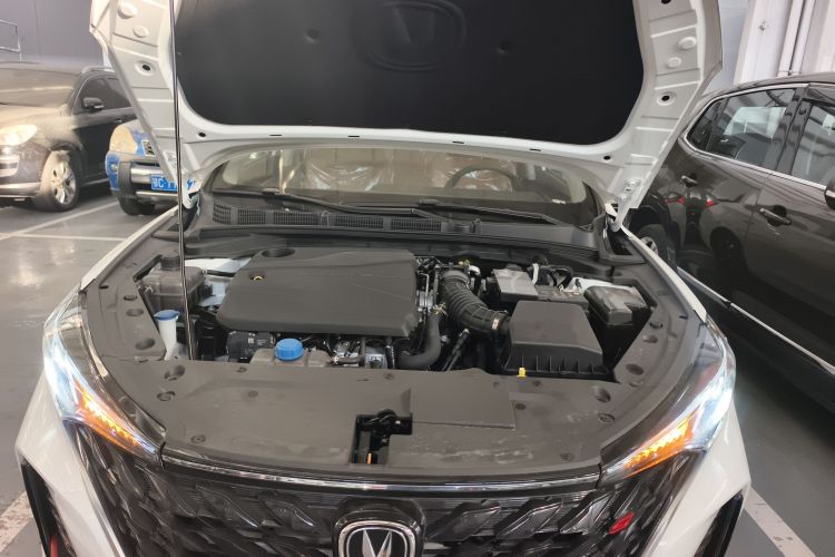 长安 逸动 2025款 PLUS 1.4T 双离合高能版局部细节24