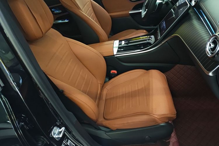 奔驰GLC 2023款 GLC 300 L 4MATIC 动感型 5座中控内饰41