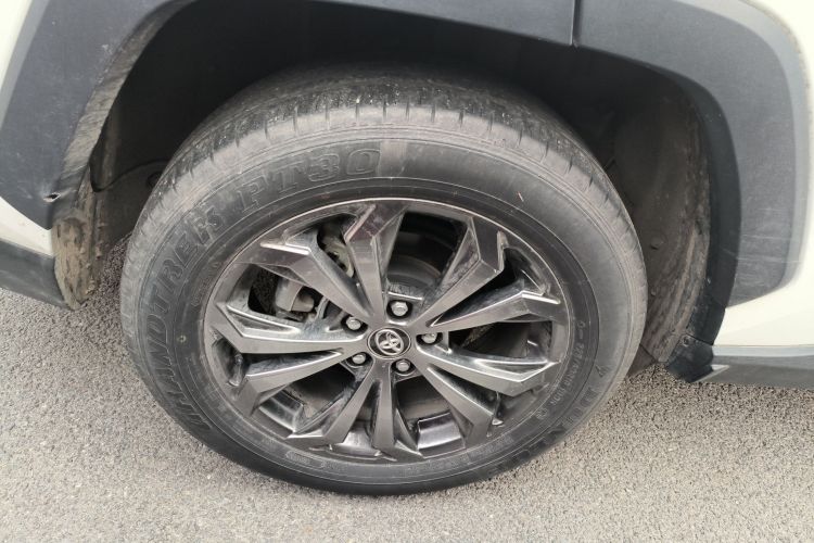 丰田 RAV4荣放 2023款 2.0L CVT两驱风尚Plus版车身外观6008