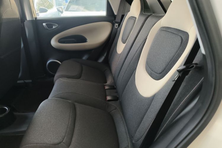 五菱汽车 五菱缤果 2023款 333km 快享款中控内饰7004