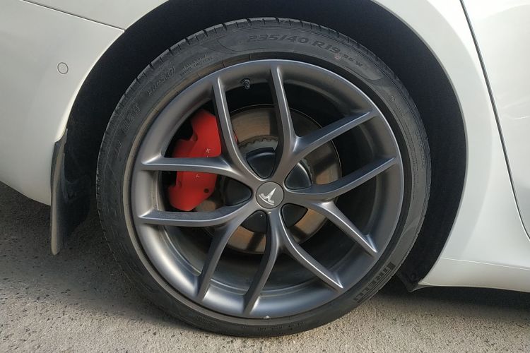 特斯拉 Model 3 2021款 Performance高性能全轮驱动版车身外观6008