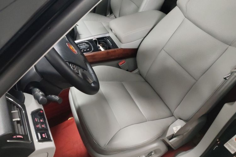 红旗H7 2015款 3.0L 豪华型中控内饰19