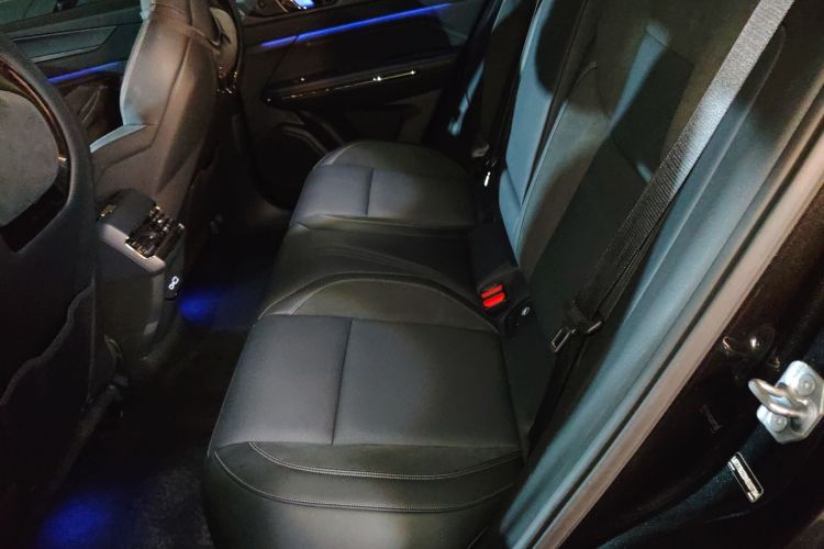 领克01 EM-P 2023款 1.5TD EM-P PM中控内饰21