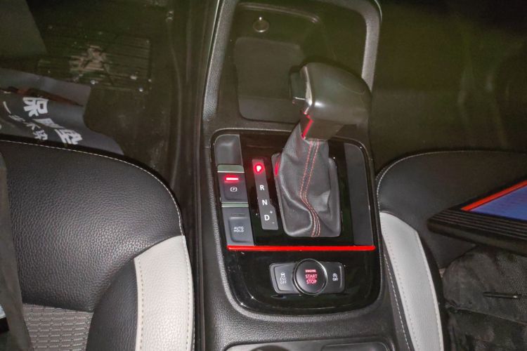 观致5 2018款 1.6T 自动尊贵型中控内饰18