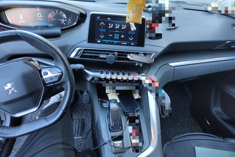 标致5008 2017款 350THP 7座无界版中控内饰16