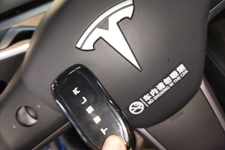 特斯拉 Model Y 2021款 标准续航后驱版中控内饰7001