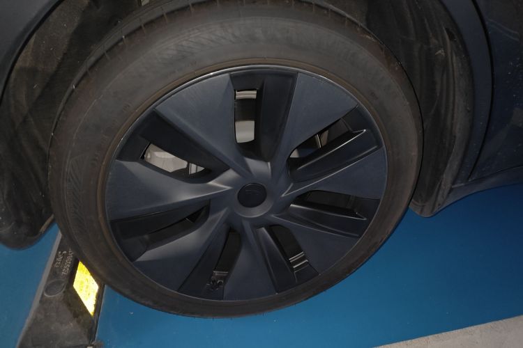 特斯拉 Model Y 2024款 后轮驱动版车身外观6001