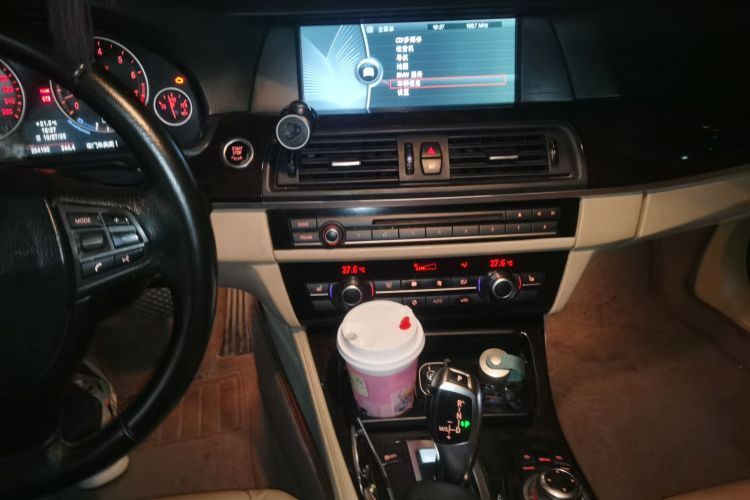 宝马5系 2011款 523Li 豪华型中控内饰16