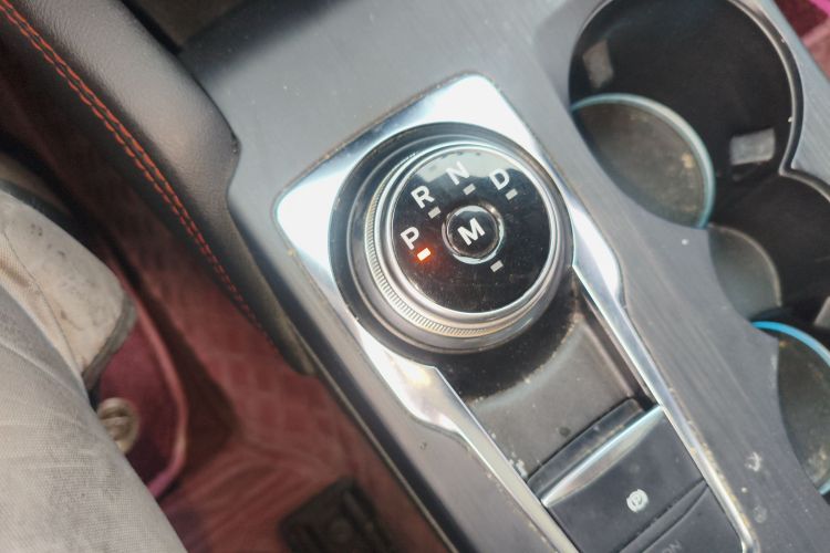 福特 福克斯 2021款 两厢 EcoBoost 180 自动ST Line局部细节18