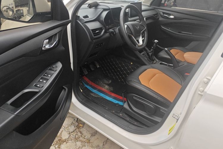 五菱汽车 五菱宏光S3 2019款 1.5L 手动舒适型 国VI中控内饰7003