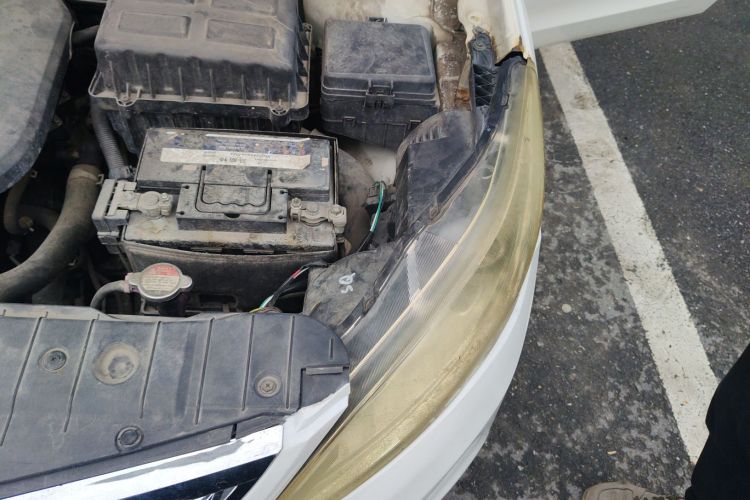 长安 逸动 2015款 1.6L 自动豪华型机舱底盘26