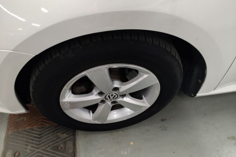 大众 朗逸 2013款 改款经典 1.6L 自动风尚版车身外观6007