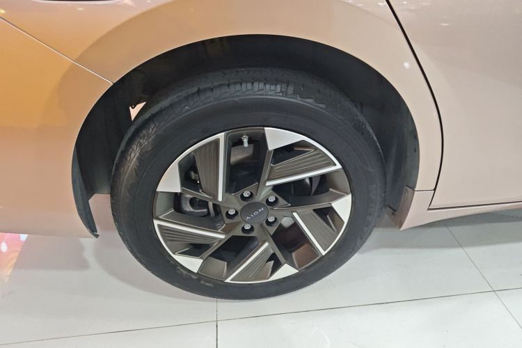 埃安 AION S Plus 2021款 60 智领版车身外观6008