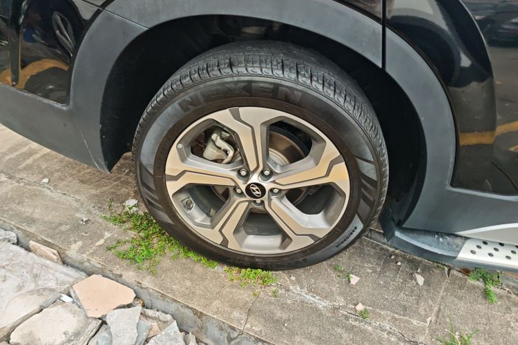 现代 胜达 2023款 旅行家 380T GDi 自动两驱GLX精英版车身外观6008