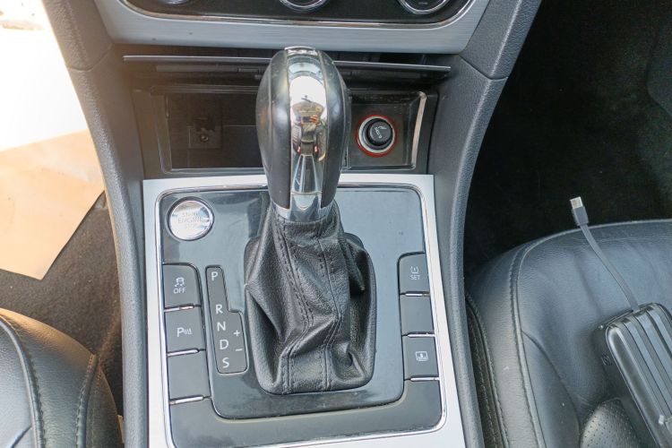 大众 帕萨特 2014款 1.8TSI DSG御尊版局部细节18