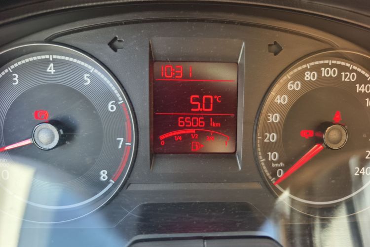 大众 桑塔纳 2016款 1.6L 手动风尚版中控内饰15