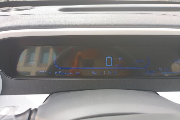 吉利银河 2025款 210km 熊猫卡丁中控内饰14