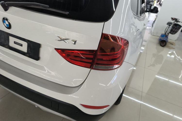 宝马X1 2014款 sDrive18i 时尚型车身外观9