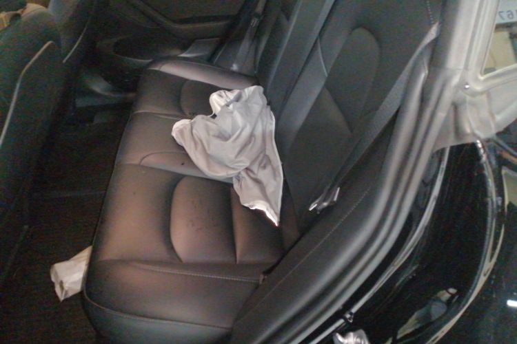 特斯拉 Model 3 2022款 Performance高性能全轮驱动版中控内饰7004