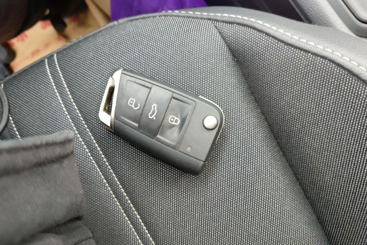 大众 途观L 2022款 330TSI 自动两驱舒享版中控内饰7001