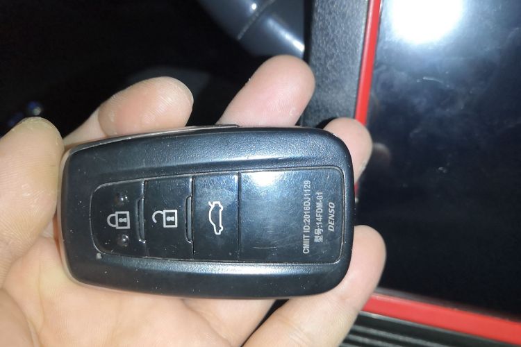 丰田 凯美瑞 2021款 2.0G 豪华版中控内饰11