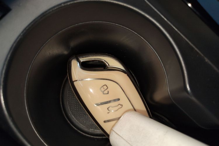 荣威i6 MAX新能源 2020款 1.5T PHEV爽酷版中控内饰7001