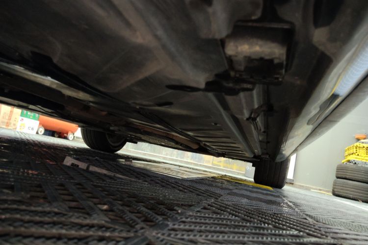 奔驰E级 2020款 改款 E 260 L 运动型局部细节9001