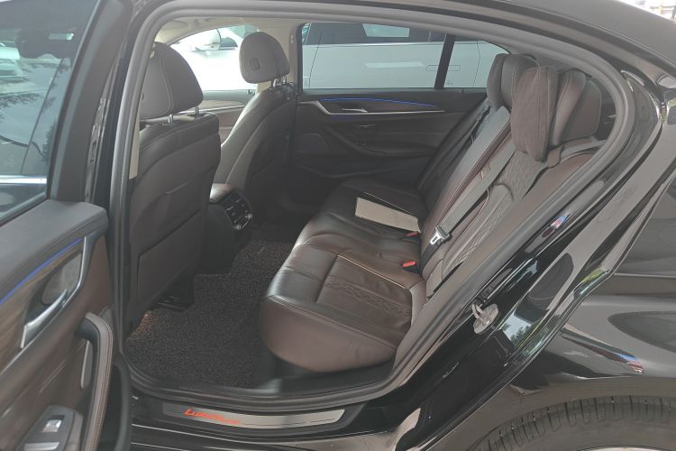 宝马5系 2019款 530Li 尊享型 豪华套装中控内饰21