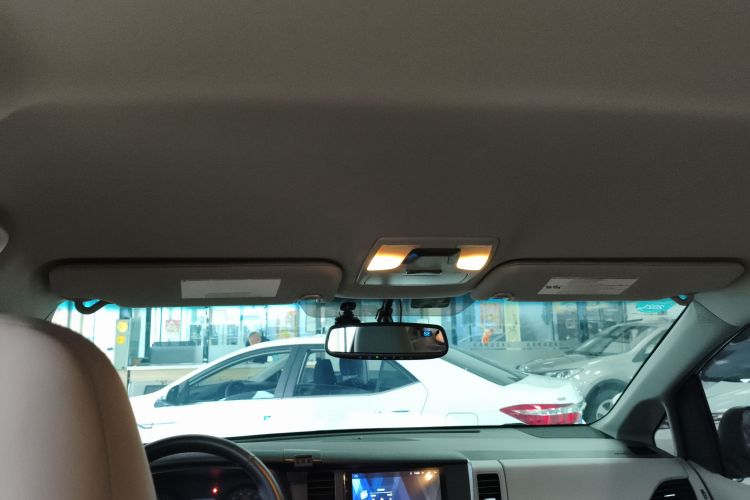 丰田Sienna（平行进口） 中控内饰22