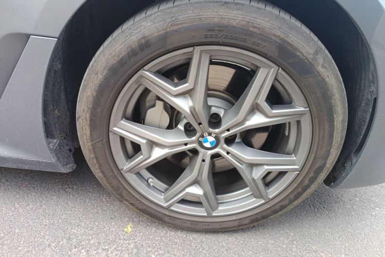 宝马i3 2025款 eDrive 35 L车身外观10