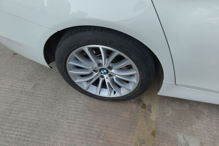 宝马5系 2014款 525Li 豪华设计套装车身外观6008