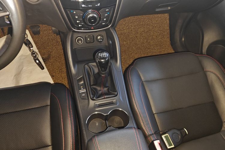 长安CS75 2014款 2.0L 手动豪华型 国V中控内饰18