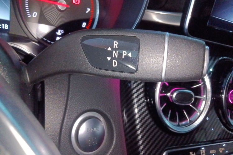 奔驰C级(进口) 2018款 C 200 轿跑车中控内饰18