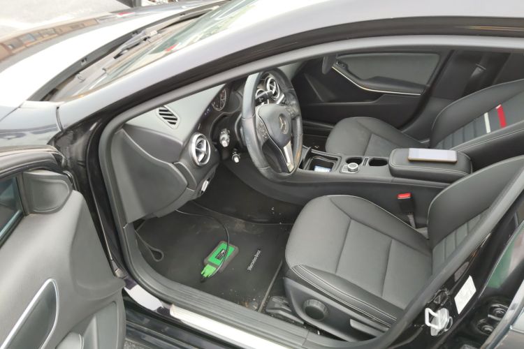 奔驰A级(进口) 2015款 A 180中控内饰7003