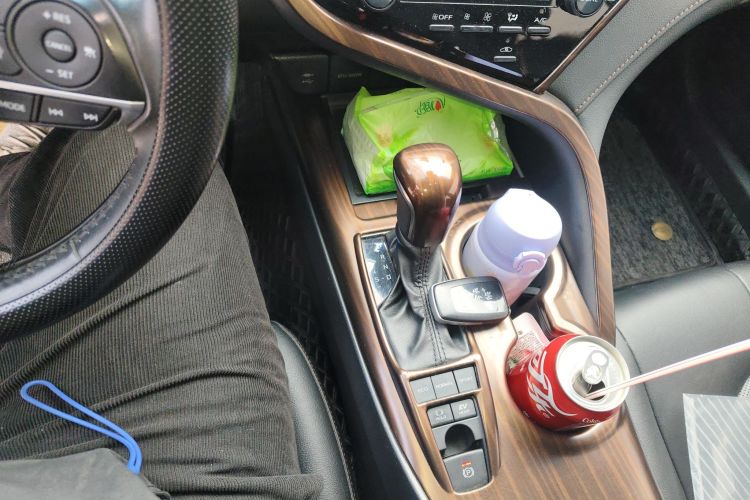 丰田 凯美瑞 2019款 双擎 2.5HQ 旗舰版 国VI中控内饰18