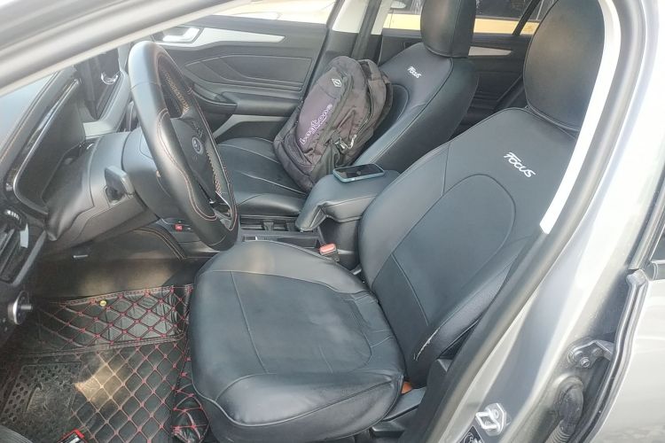 福特 福克斯 2022款 两厢 EcoBoost 180 自动竞速版局部细节19