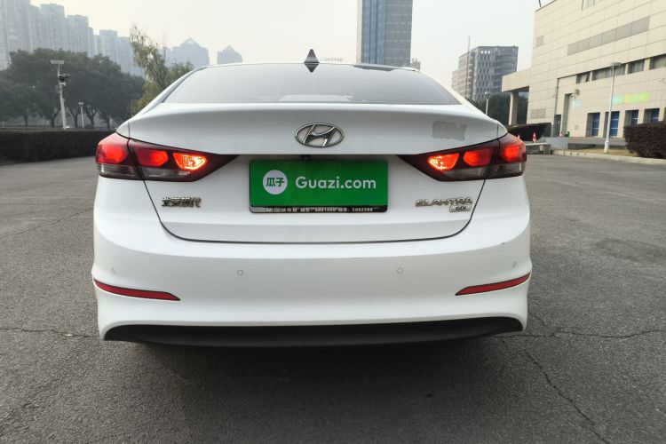 现代 领动 2016款 1.6L 自动智炫·精英型车身外观6