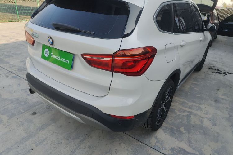 宝马X1 2018款 sDrive18Li 尊享型车身外观9