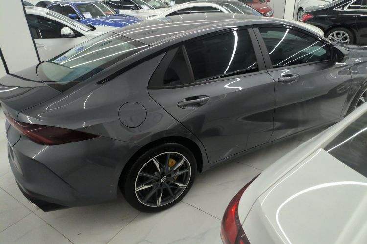 广汽传祺 影豹 2023款 270T DCT J16版车身外观6005