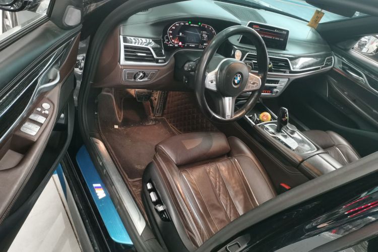 宝马7系 2019款 改款 730Li M运动套装中控内饰20