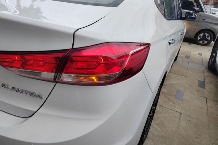 现代 领动 2019款 1.5L CVT智炫·精英型车身外观9