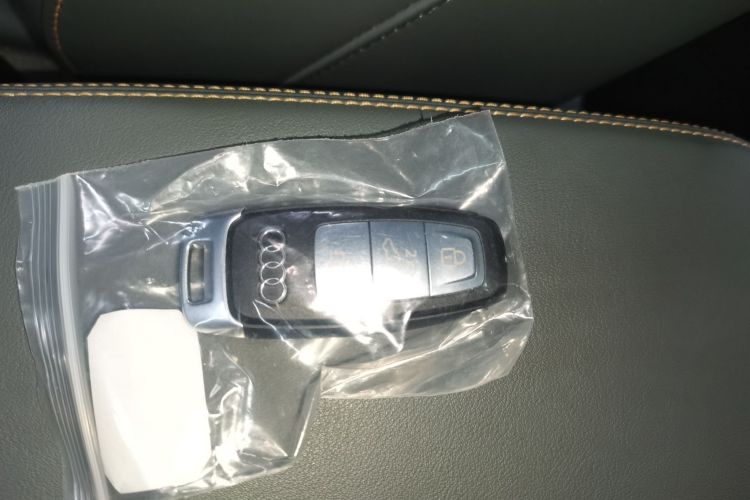 奥迪Q4 e-tron 2023款 40 e-tron 创行版中控内饰7001