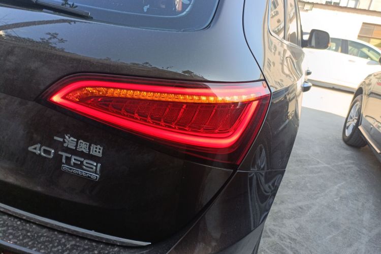 奥迪Q5 2017款 Plus 40 TFSI 进取型车身外观9