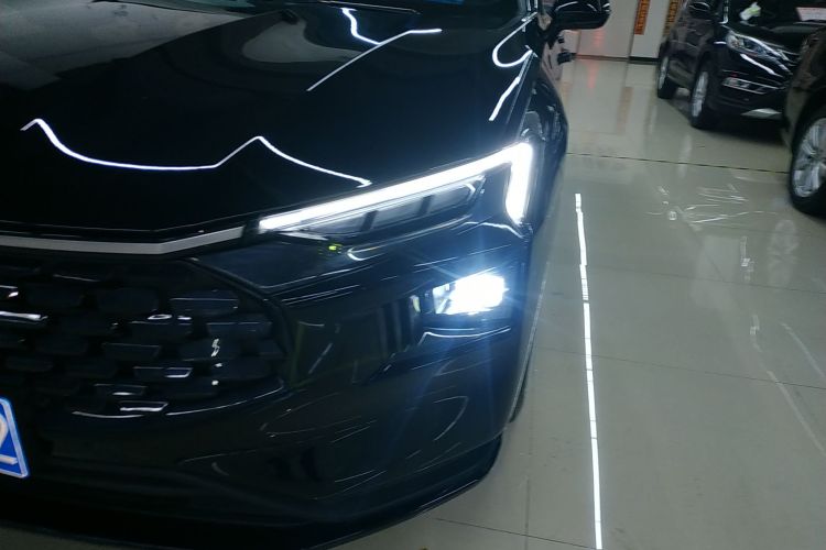 福特 蒙迪欧 2023款 EcoBoost 180 舒雅型局部细节36