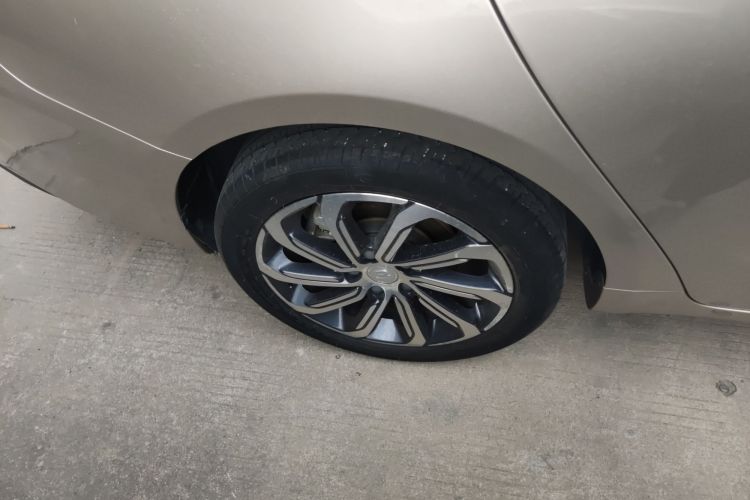 吉利汽车 帝豪GL 2021款 UP 1.4T CVT领曜型车身外观6002