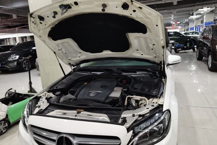 奔驰C级 2018款 C 180 L 时尚型运动版机舱底盘24