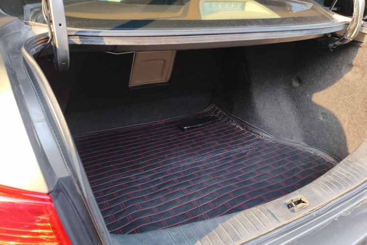 日产 轩逸 2012款 经典 1.6XE 手动舒适版机舱底盘23