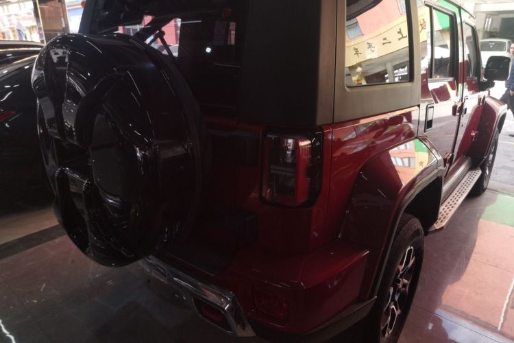 北京BJ40 2018款 PLUS 2.3T 自动四驱旗舰版 国V车身外观6005