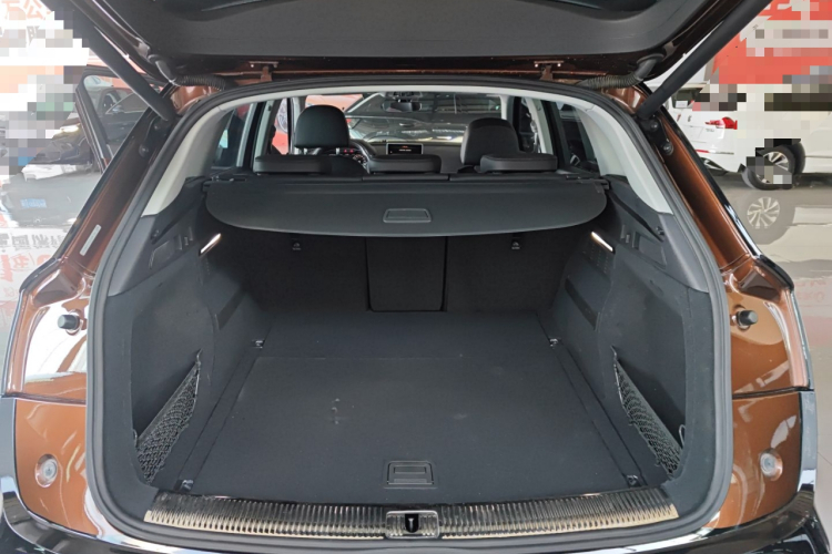 奥迪Q5L 2018款 40 TFSI 荣享时尚型 国V机舱底盘23