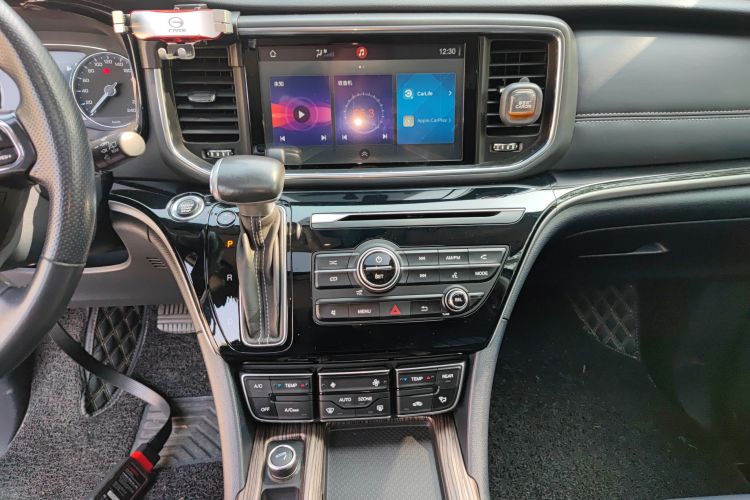 广汽传祺 传祺M8 2020款 领航款 390T 尊享版中控内饰16